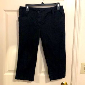 Black Capri size 4